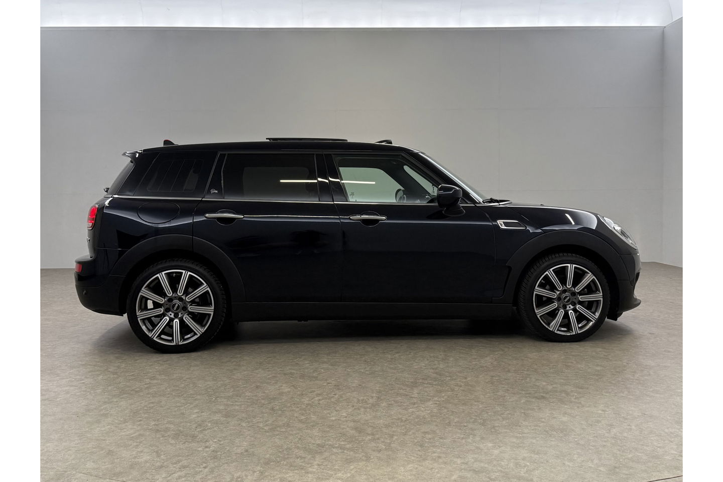 MINI Clubman 1.5 Cooper Richmond Park Edition h/k Audio Camera Pano LED Carplay Clima Cruise Navi Virtual Achterdeuren 18"LMV PDC