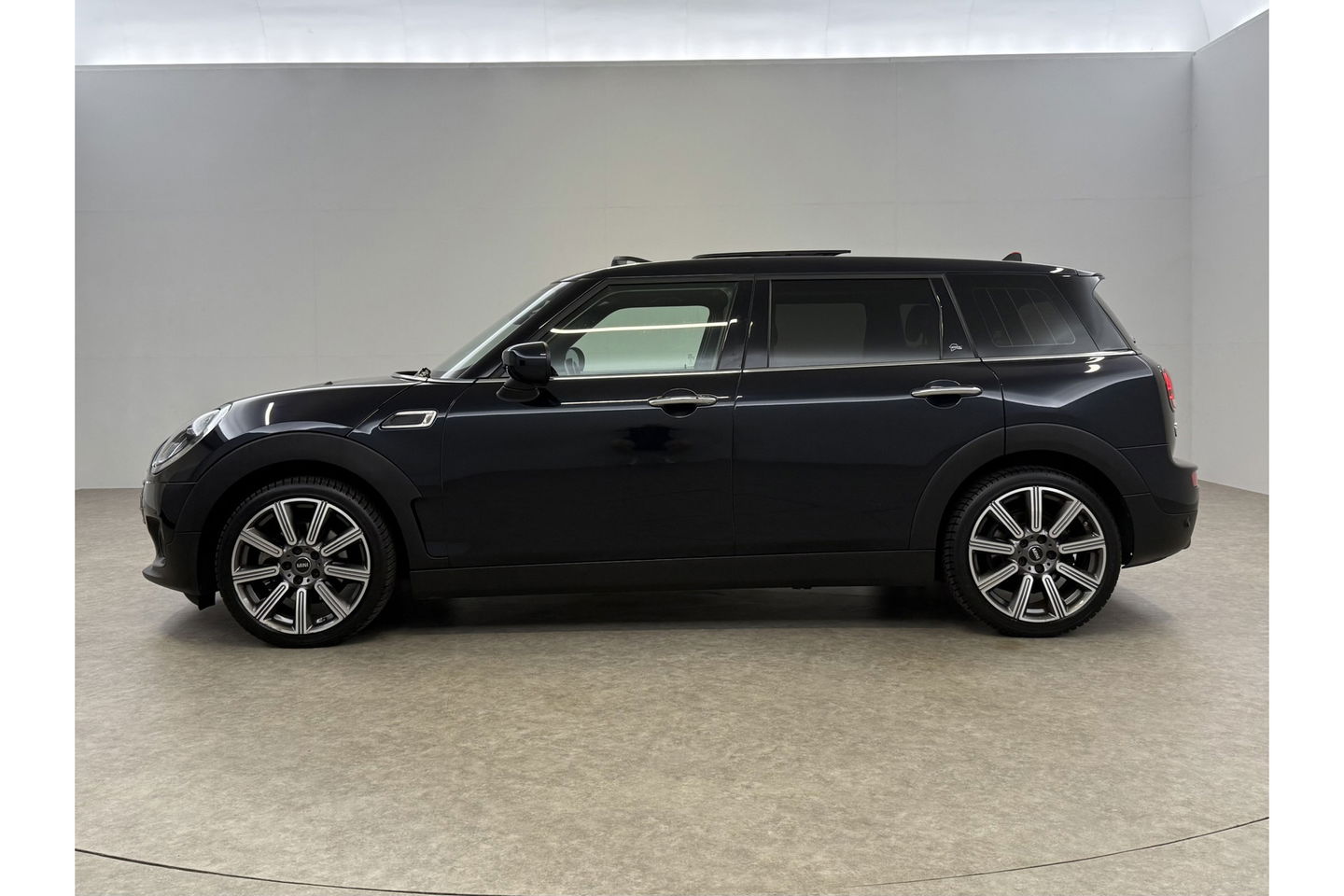 MINI Clubman 1.5 Cooper Richmond Park Edition h/k Audio Camera Pano LED Carplay Clima Cruise Navi Virtual Achterdeuren 18"LMV PDC