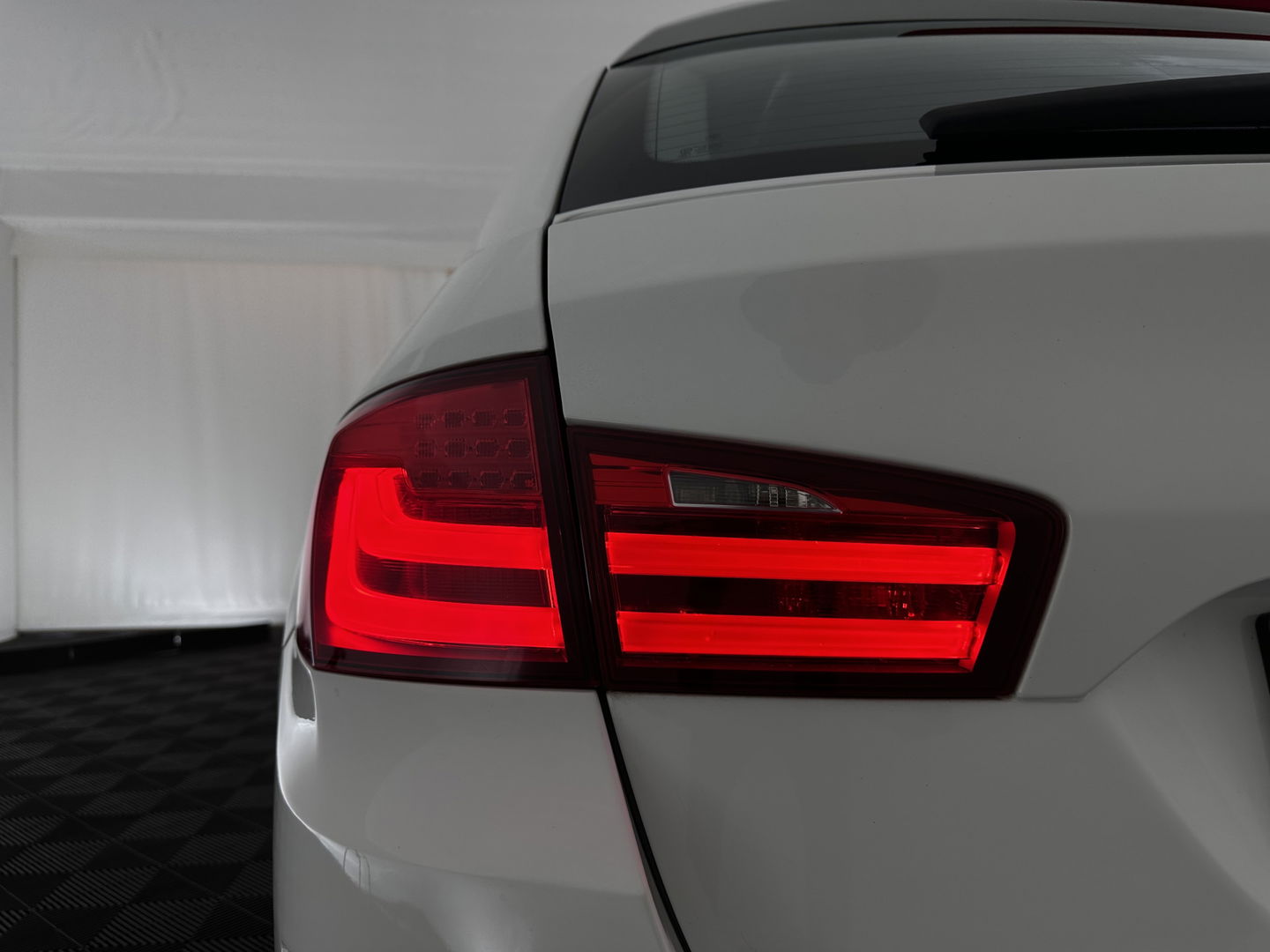 BMW 5 Serie Touring 520d Shadow-line *BI-XENON | NAVI-FULLMAP | HEATED-COMFORTSEATS | ECC | KEYLESS | PDC | CRUISE | 18''ALU*