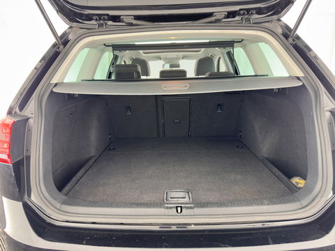 Volkswagen GOLF Variant 1.4 TSI Highline Aut. *PANO | ADAPTIVE-CRUISE | LEATHER-FABRIC | XENON | DYNAUDIO-SOUND | KEYLESS | NAVI-FULLMAP | HEATED-ERGONOMIC-SPORTSEATS | ECC | PRIVACY-GLASS | PARKPILOT | 17''ALU*