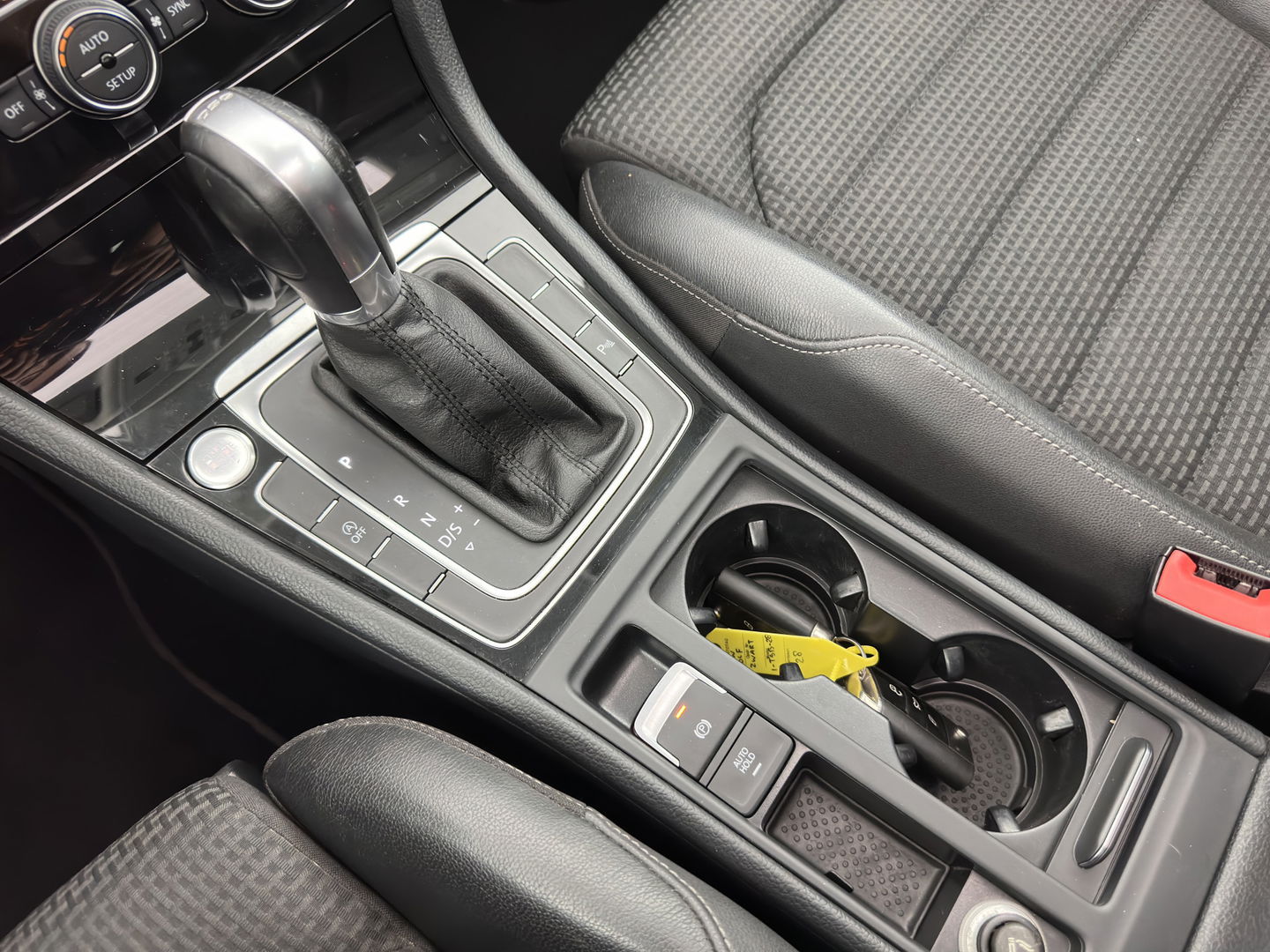 Volkswagen GOLF Variant 1.4 TSI Highline Aut. *PANO | ADAPTIVE-CRUISE | LEATHER-FABRIC | XENON | DYNAUDIO-SOUND | KEYLESS | NAVI-FULLMAP | HEATED-ERGONOMIC-SPORTSEATS | ECC | PRIVACY-GLASS | PARKPILOT | 17''ALU*