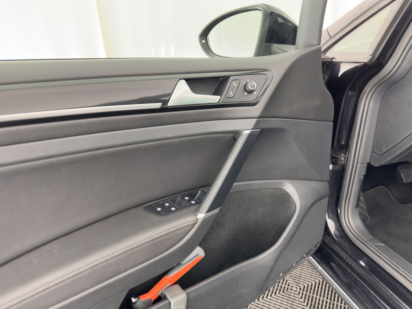 Volkswagen GOLF Variant 1.4 TSI Highline Aut. *PANO | ADAPTIVE-CRUISE | LEATHER-FABRIC | XENON | DYNAUDIO-SOUND | KEYLESS | NAVI-FULLMAP | HEATED-ERGONOMIC-SPORTSEATS | ECC | PRIVACY-GLASS | PARKPILOT | 17''ALU*