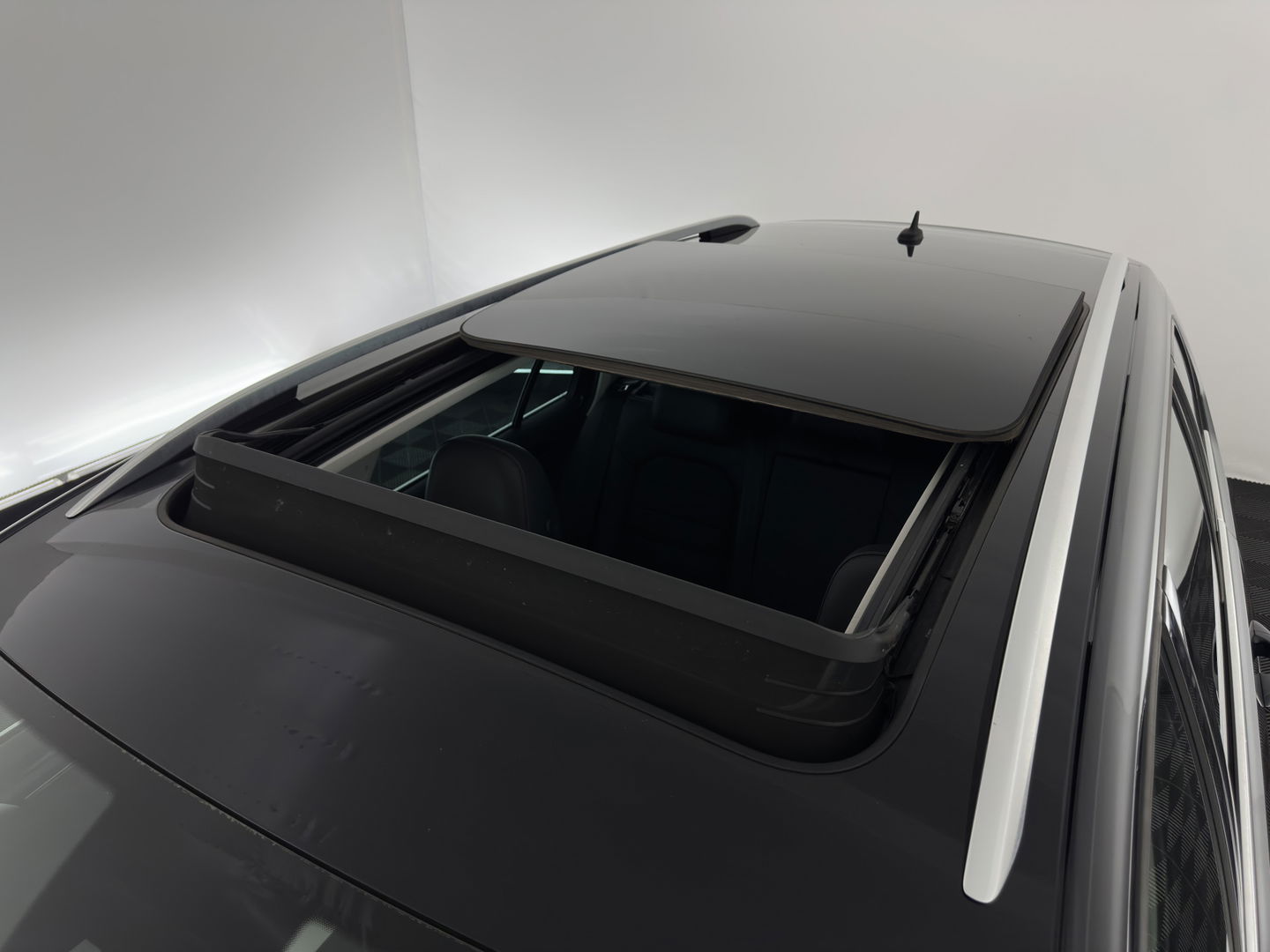 Volkswagen GOLF Variant 1.4 TSI Highline Aut. *PANO | ADAPTIVE-CRUISE | LEATHER-FABRIC | XENON | DYNAUDIO-SOUND | KEYLESS | NAVI-FULLMAP | HEATED-ERGONOMIC-SPORTSEATS | ECC | PRIVACY-GLASS | PARKPILOT | 17''ALU*