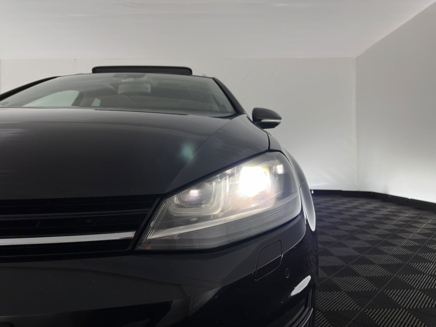 Volkswagen GOLF Variant 1.4 TSI Highline Aut. *PANO | ADAPTIVE-CRUISE | LEATHER-FABRIC | XENON | DYNAUDIO-SOUND | KEYLESS | NAVI-FULLMAP | HEATED-ERGONOMIC-SPORTSEATS | ECC | PRIVACY-GLASS | PARKPILOT | 17''ALU*