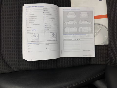 Volkswagen GOLF Variant 1.4 TSI Highline Aut. *PANO | ADAPTIVE-CRUISE | LEATHER-FABRIC | XENON | DYNAUDIO-SOUND | KEYLESS | NAVI-FULLMAP | HEATED-ERGONOMIC-SPORTSEATS | ECC | PRIVACY-GLASS | PARKPILOT | 17''ALU*