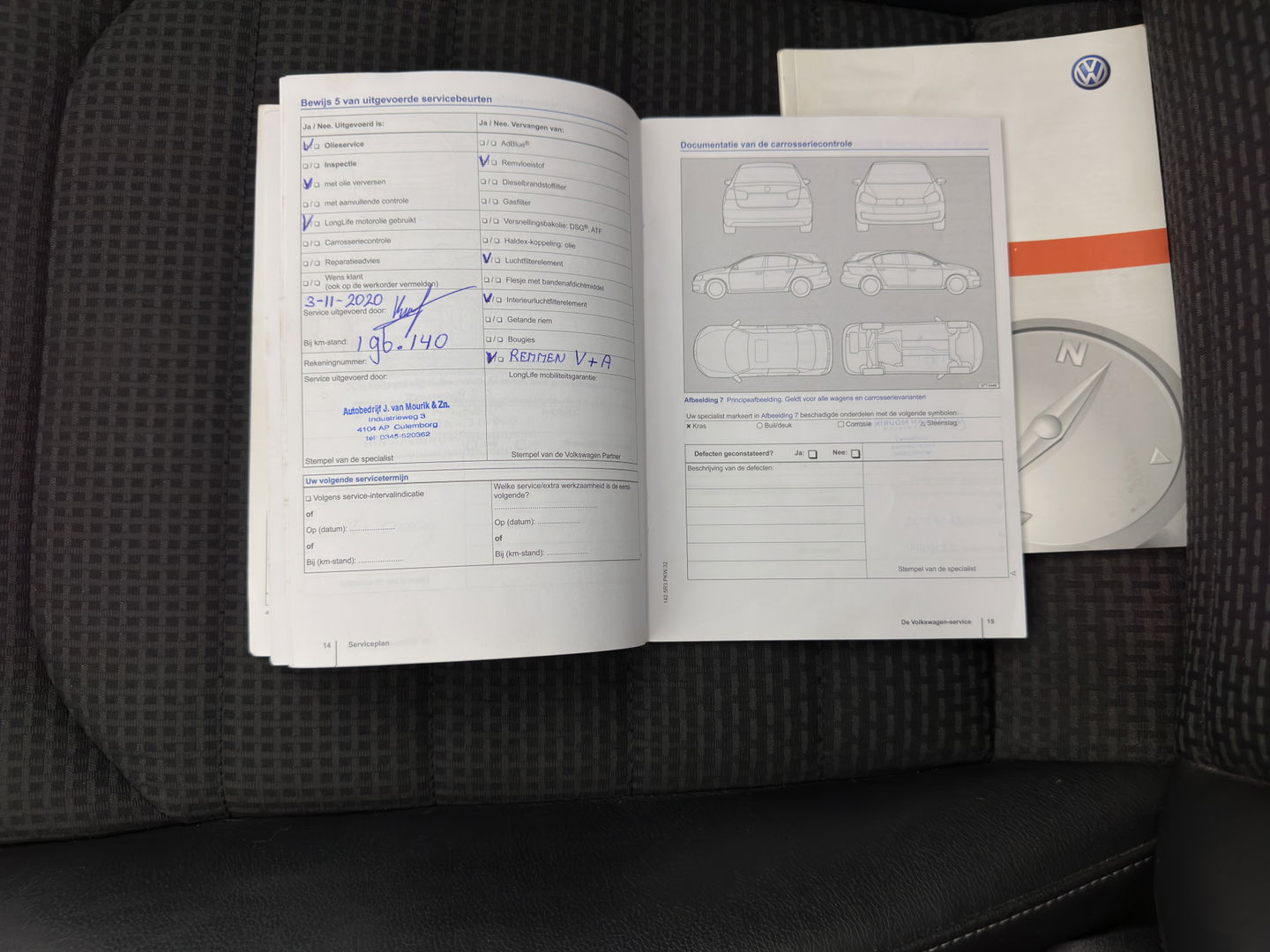 Volkswagen GOLF Variant 1.4 TSI Highline Aut. *PANO | ADAPTIVE-CRUISE | LEATHER-FABRIC | XENON | DYNAUDIO-SOUND | KEYLESS | NAVI-FULLMAP | HEATED-ERGONOMIC-SPORTSEATS | ECC | PRIVACY-GLASS | PARKPILOT | 17''ALU*