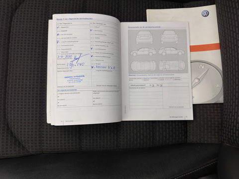 Volkswagen GOLF Variant 1.4 TSI Highline Aut. *PANO | ADAPTIVE-CRUISE | LEATHER-FABRIC | XENON | DYNAUDIO-SOUND | KEYLESS | NAVI-FULLMAP | HEATED-ERGONOMIC-SPORTSEATS | ECC | PRIVACY-GLASS | PARKPILOT | 17''ALU*