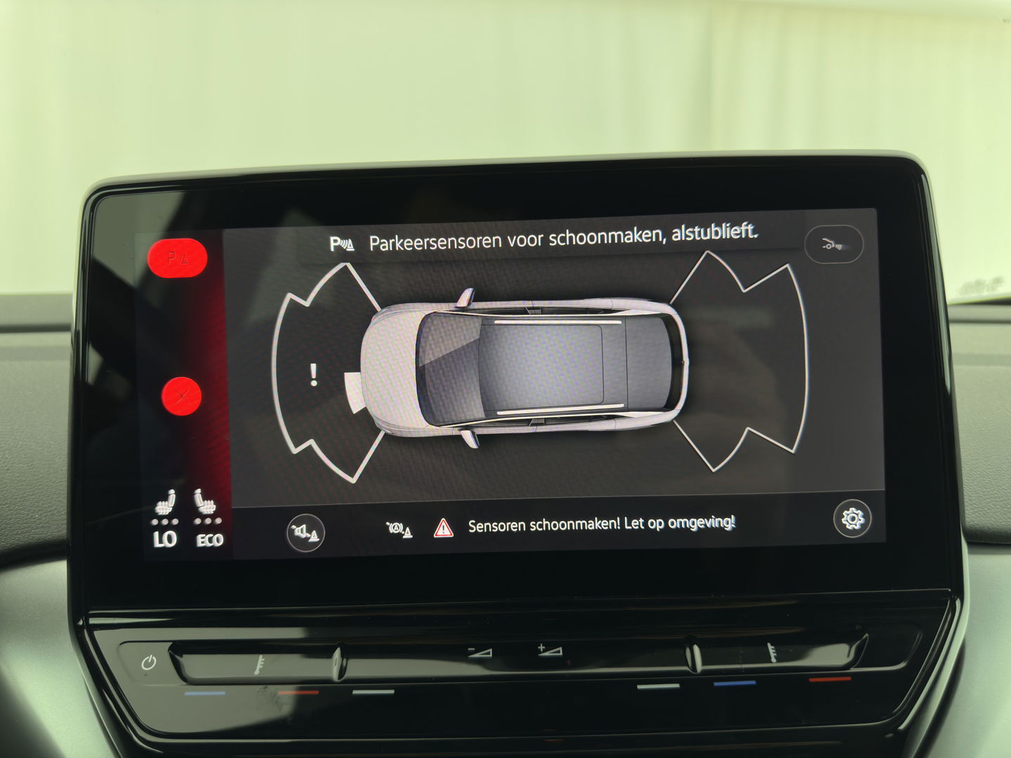 Volkswagen ID.4 First 77 kWh [ 3-Fase ] (INCL-BTW) *HEAT-PUMP | LEATHER-MICROFIBRE | FULL-LED | HEATED-COMFORTSEATS | DIGI-COCKPIT | AMBIENT-LIGHT | NAVI-FULLMAP | ECC | PDC | TOWBAR | PRIVACY-GLASS | CRUISE | CAMERA | CARPLAY | 20