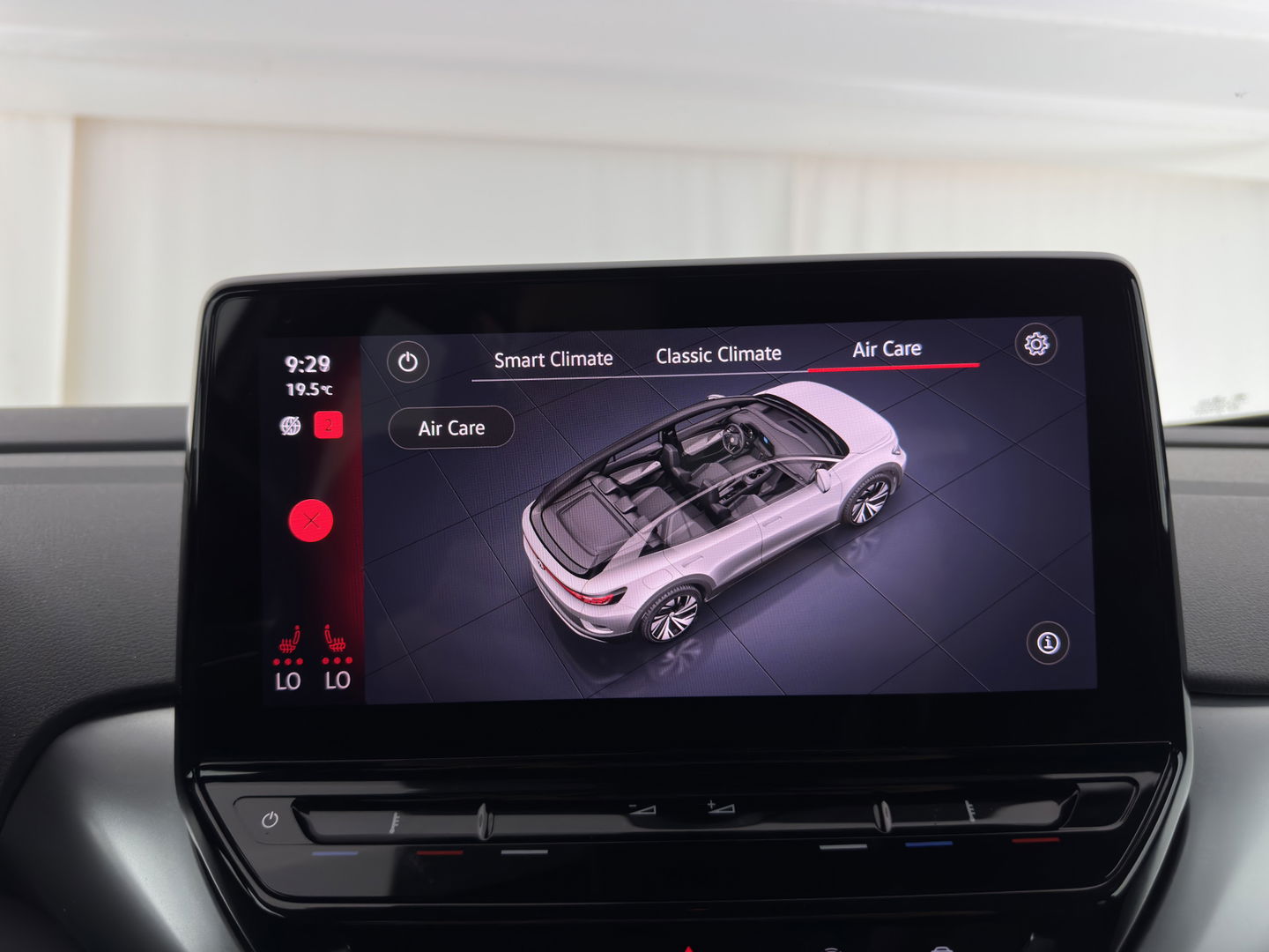 Volkswagen ID.4 First 77 kWh [ 3-Fase ] (INCL-BTW) *HEAT-PUMP | LEATHER-MICROFIBRE | FULL-LED | HEATED-COMFORTSEATS | DIGI-COCKPIT | AMBIENT-LIGHT | NAVI-FULLMAP | ECC | PDC | TOWBAR | PRIVACY-GLASS | CRUISE | CAMERA | CARPLAY | 20