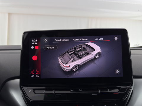 Volkswagen ID.4 First 77 kWh [ 3-Fase ] (INCL-BTW) *HEAT-PUMP | LEATHER-MICROFIBRE | FULL-LED | HEATED-COMFORTSEATS | DIGI-COCKPIT | AMBIENT-LIGHT | NAVI-FULLMAP | ECC | PDC | TOWBAR | PRIVACY-GLASS | CRUISE | CAMERA | CARPLAY | 20