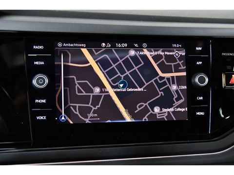 Volkswagen Taigo 1.5 TSI R-Line Pano Side assist Camera Business