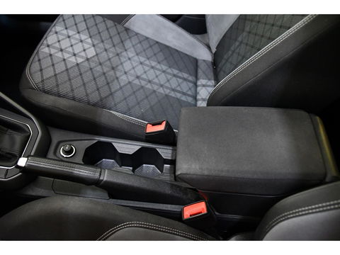 Volkswagen Taigo 1.5 TSI R-Line Pano Side assist Camera Business