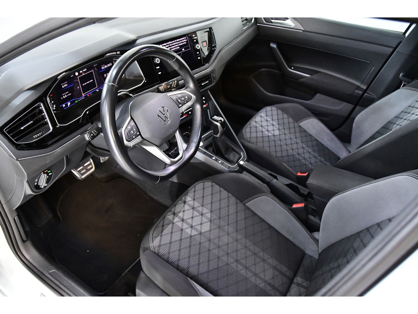 Volkswagen Taigo 1.5 TSI R-Line Pano Side assist Camera Business