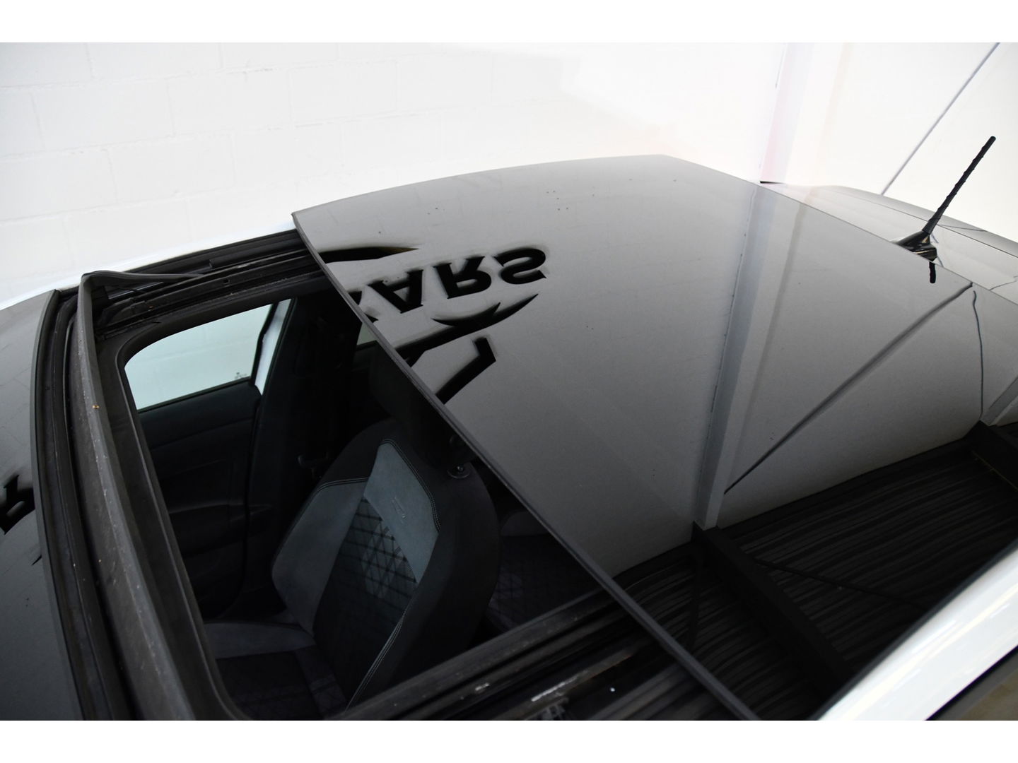 Volkswagen Taigo 1.5 TSI R-Line Pano Side assist Camera Business