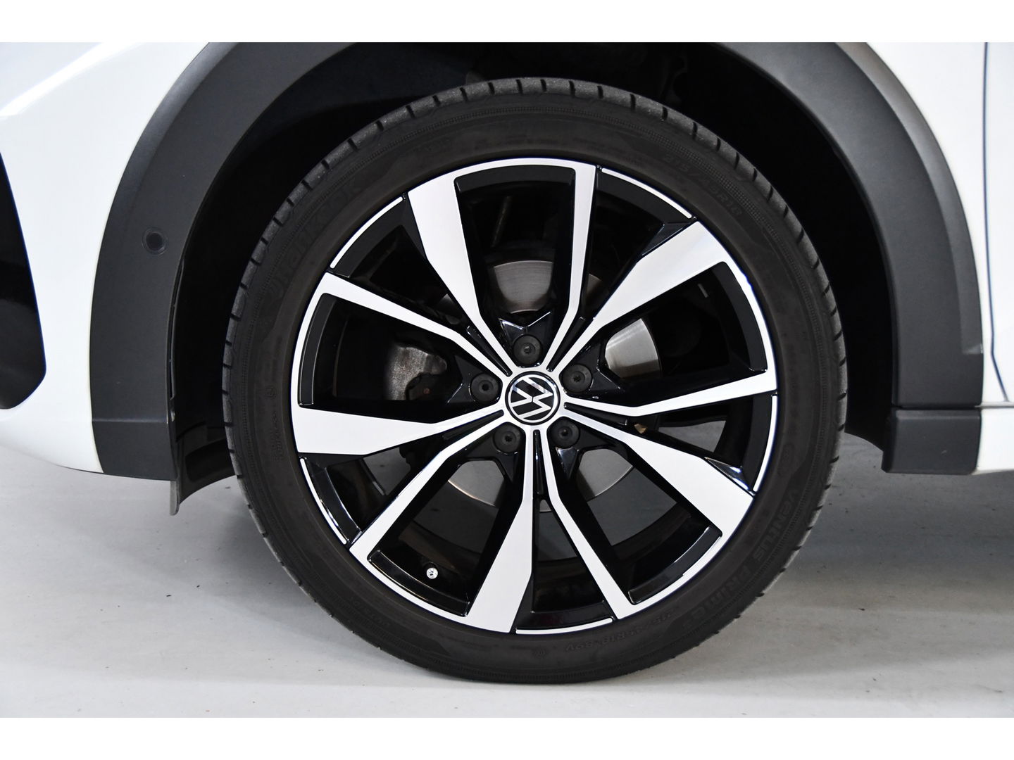 Volkswagen Taigo 1.5 TSI R-Line Pano Side assist Camera Business
