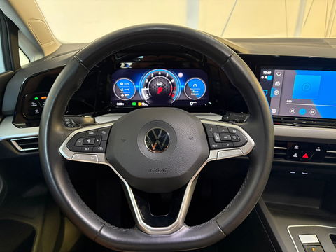 Volkswagen Golf 1.5 eTSI