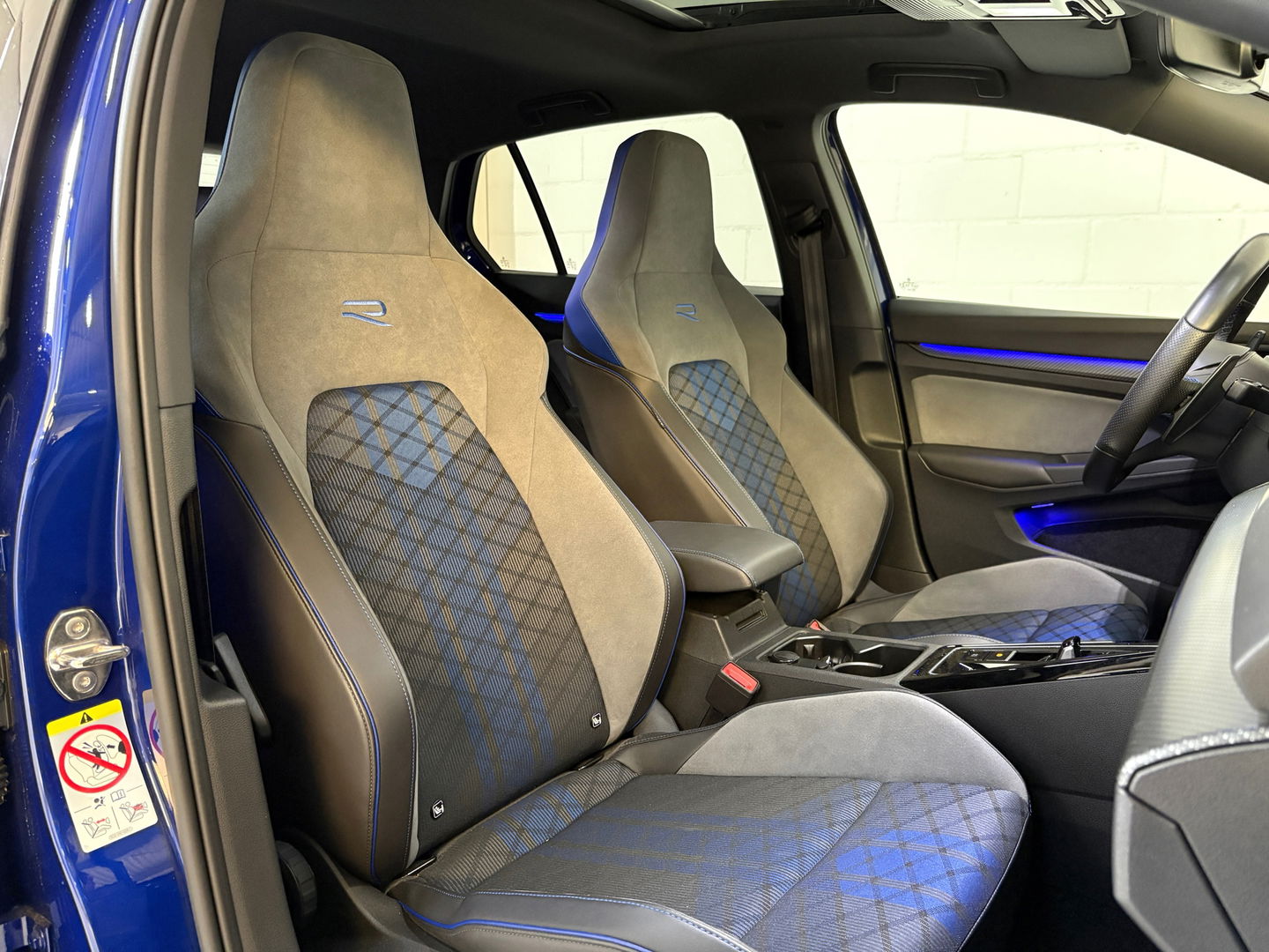 Volkswagen Golf 2.0 TSI R 4Motion Akra Performance