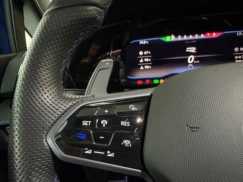 Volkswagen Golf 2.0 TSI R 4Motion Akra Performance