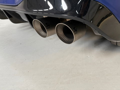 Volkswagen Golf 2.0 TSI R 4Motion Akra Performance