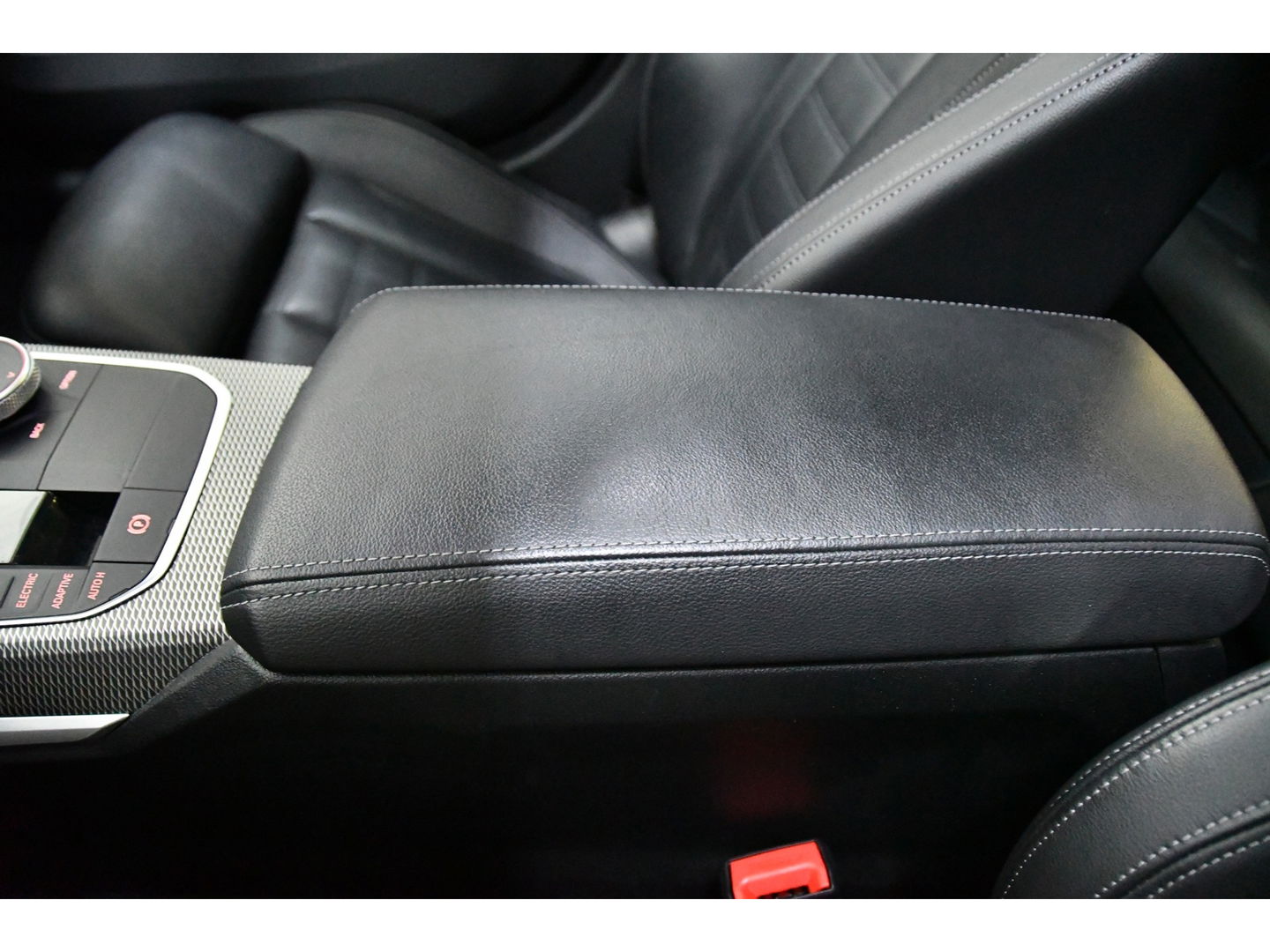 BMW 3-serie 330e High Executive, Schuifkanteldak, M-pakket, Head up, Apple carplay