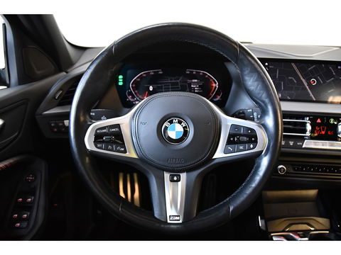 BMW 1-serie 118 i Executive M Sport Pakket Pano Sfeerverlichting