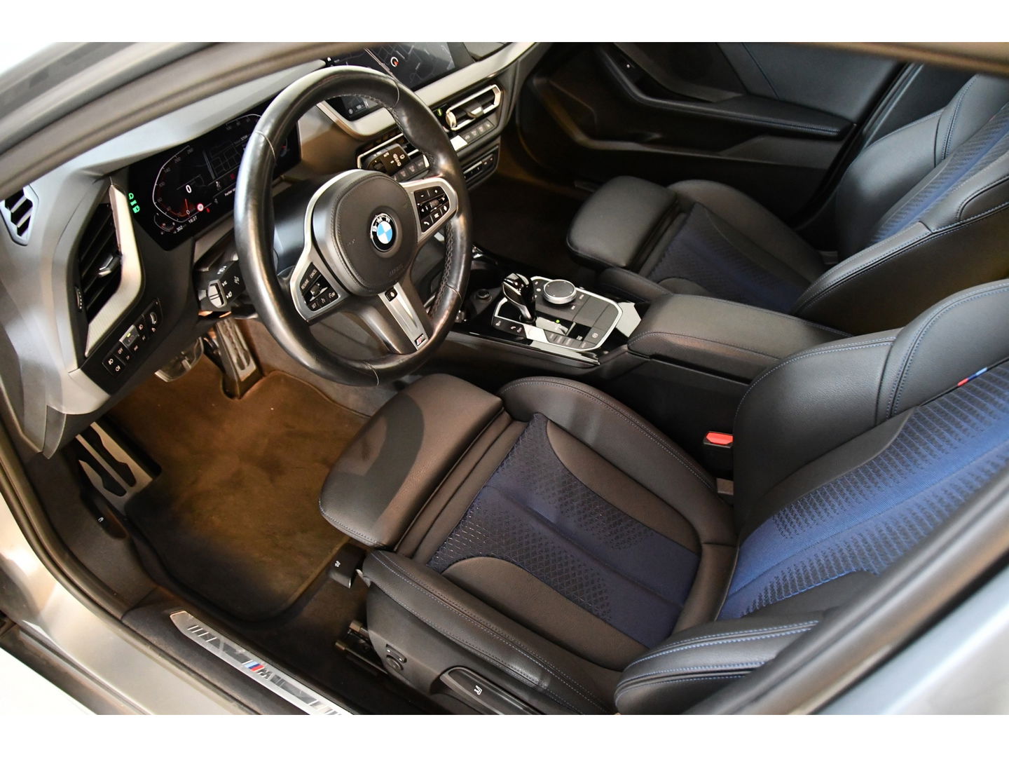 BMW 1-serie 118 i Executive M Sport Pakket Pano Sfeerverlichting