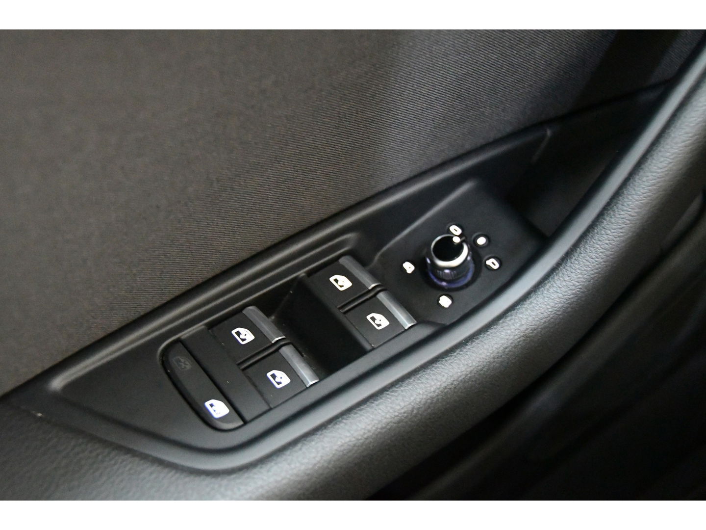 Audi A4 AVANT 35 TFSI Launch edition Sport S-line