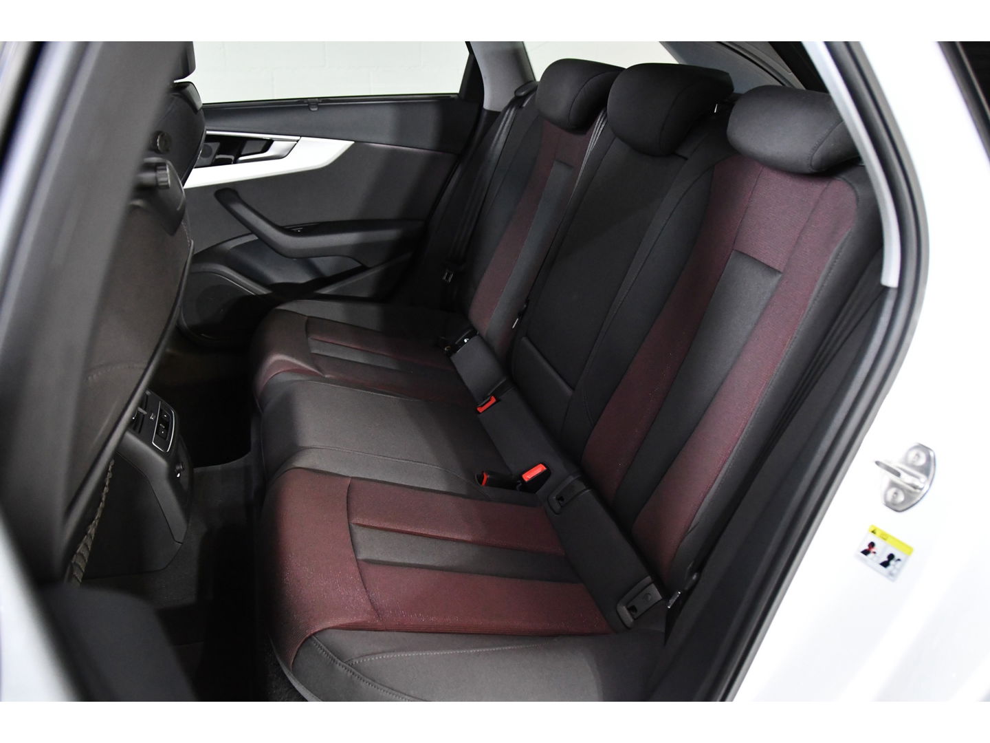 Audi A4 AVANT 35 TFSI Launch edition Sport S-line