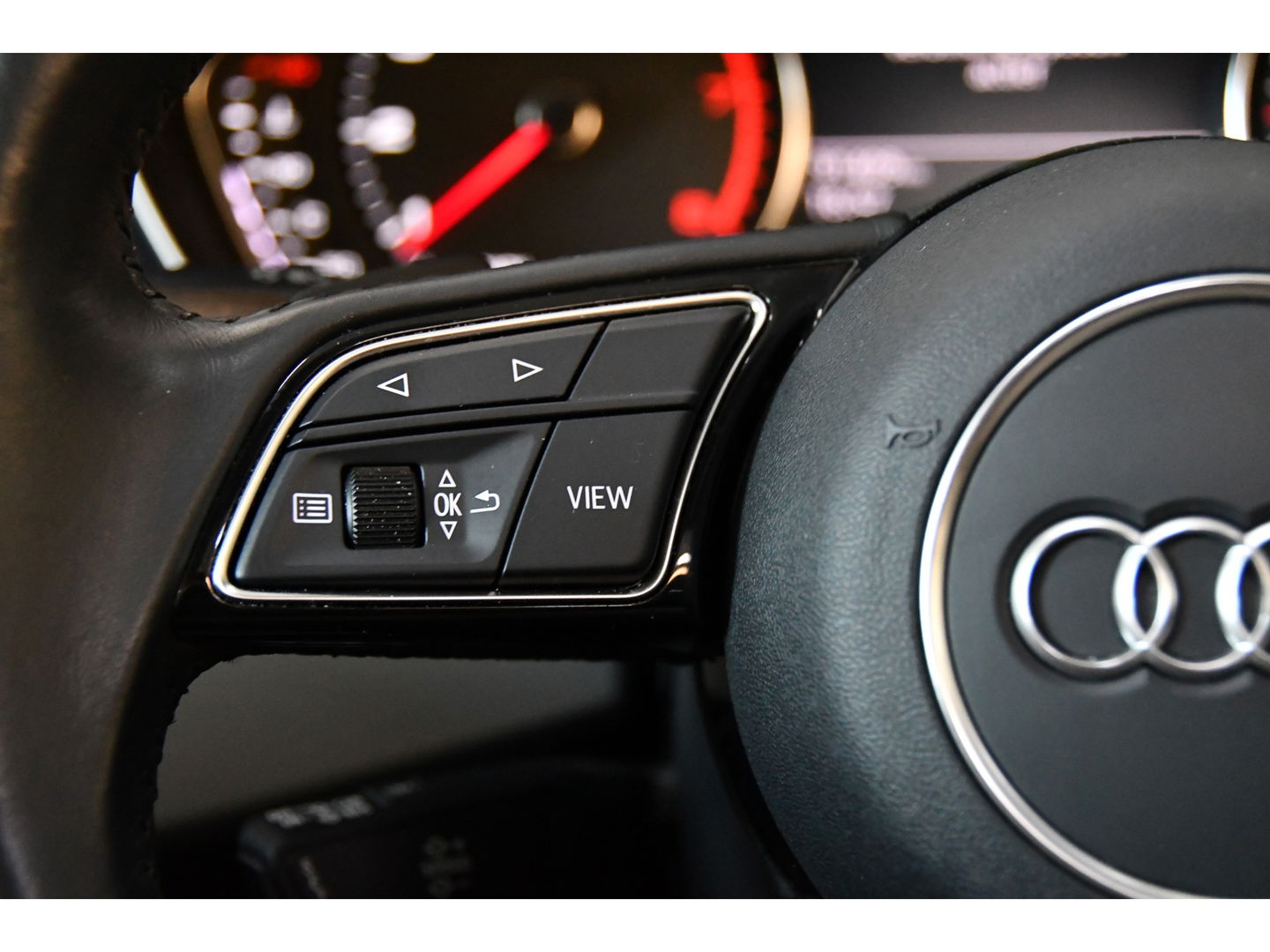 Audi A4 AVANT 35 TFSI Launch edition Sport S-line