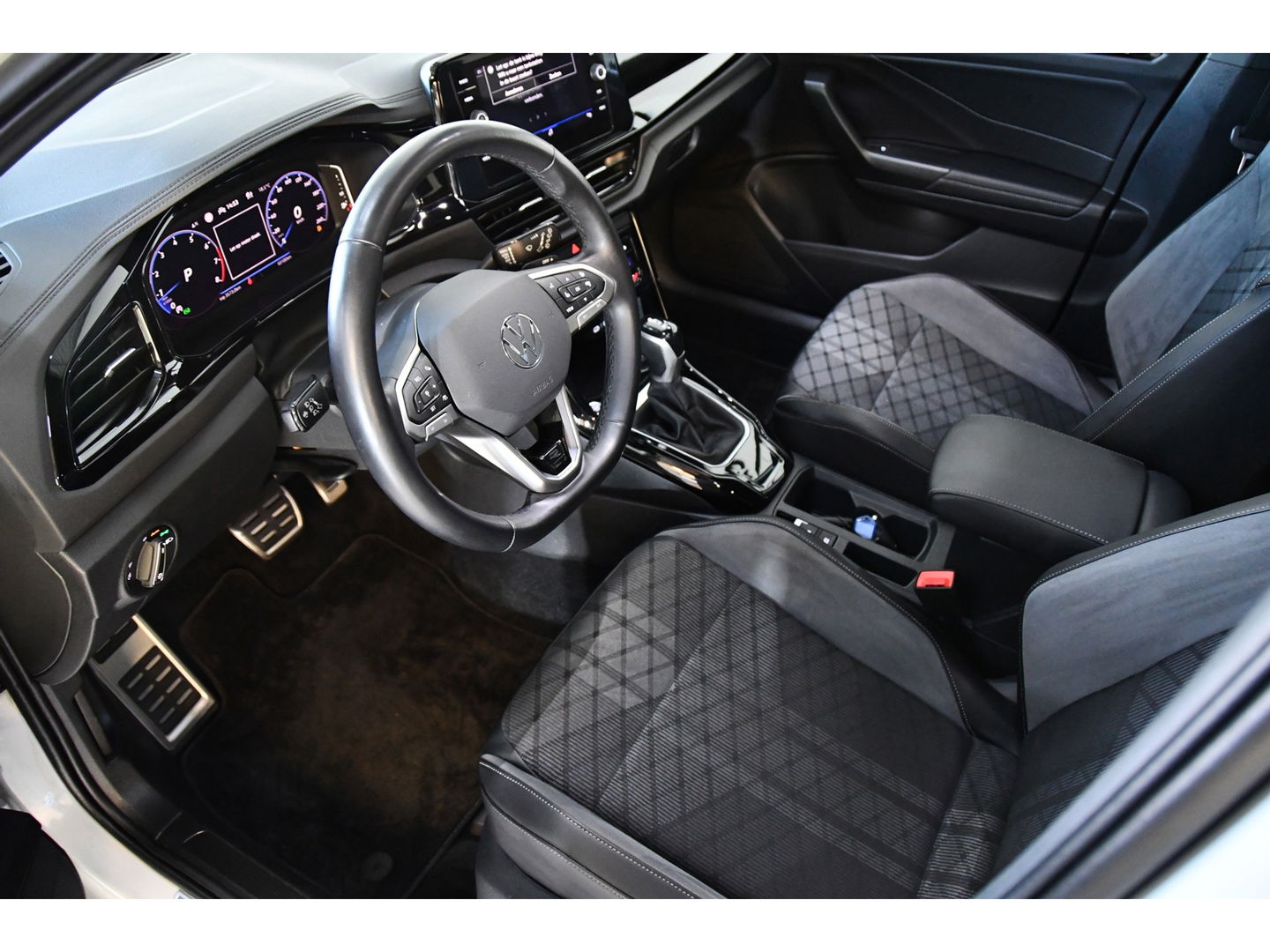 Volkswagen T-Roc 1.5 TSI R-Line Pano/Beats/Iq-light