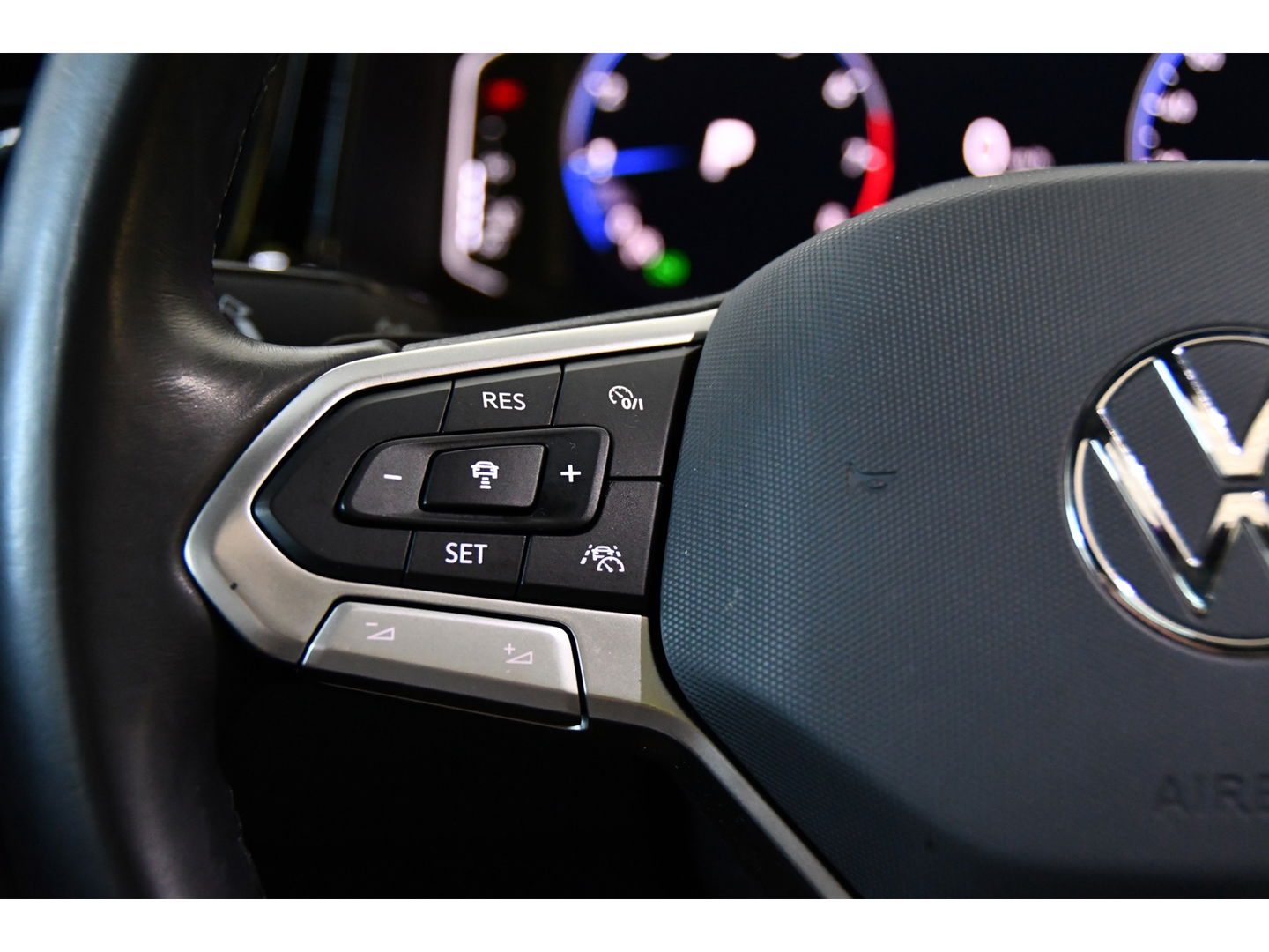 Volkswagen T-Roc 1.5 TSI R-Line Pano/Beats/Iq-light