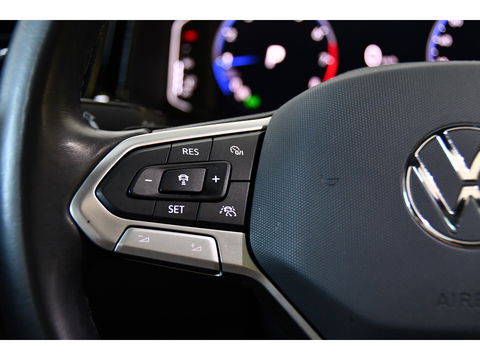 Volkswagen T-Roc 1.5 TSI R-Line Pano/Beats/Iq-light