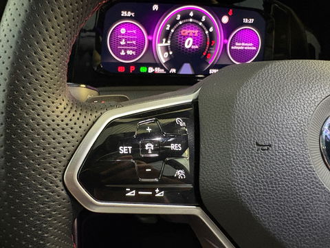 Volkswagen Golf 2.0 TSI GTI CLUBSPORT 300pk panorama