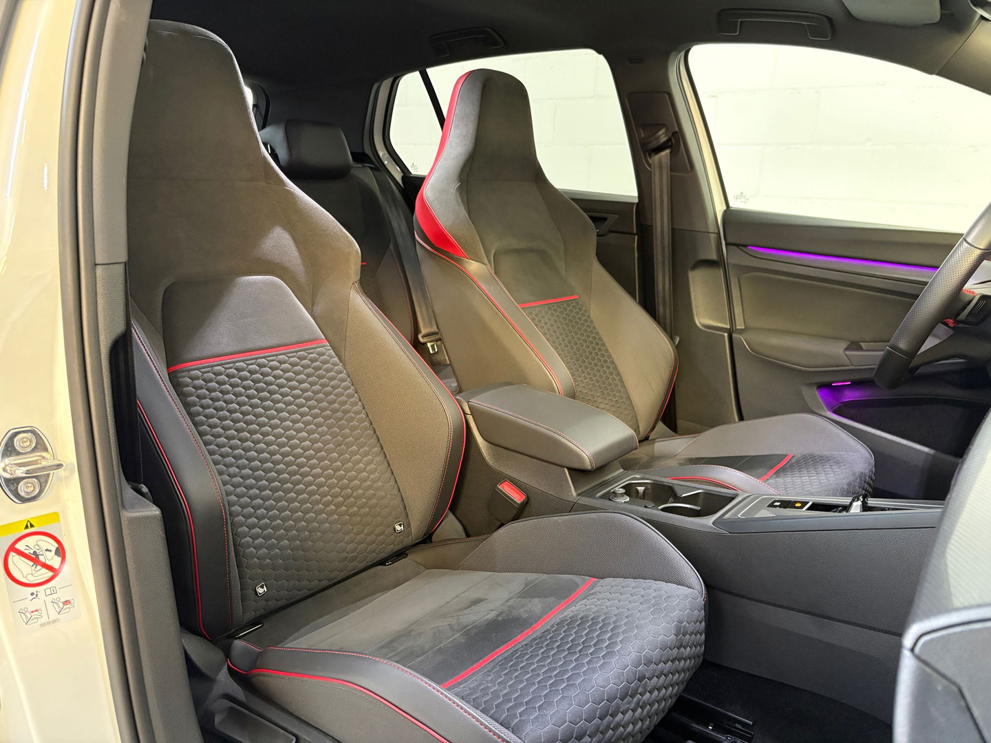 Volkswagen Golf 2.0 TSI GTI CLUBSPORT 300pk panorama