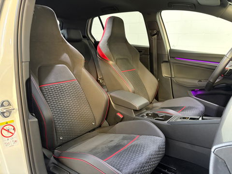 Volkswagen Golf 2.0 TSI GTI CLUBSPORT 300pk panorama