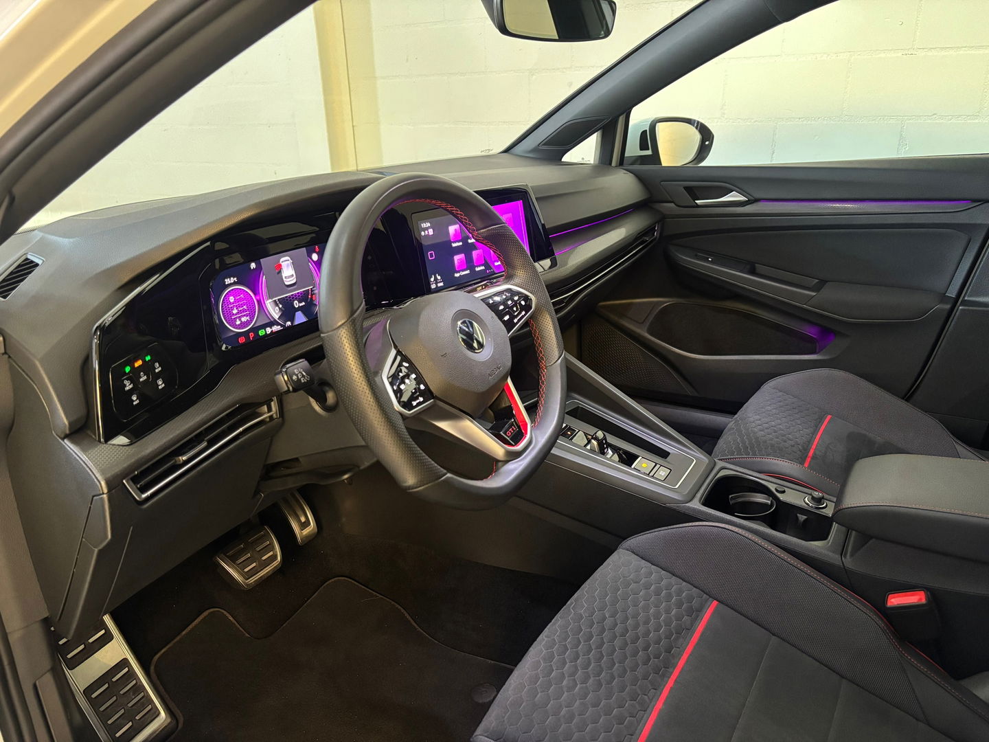 Volkswagen Golf 2.0 TSI GTI CLUBSPORT 300pk panorama