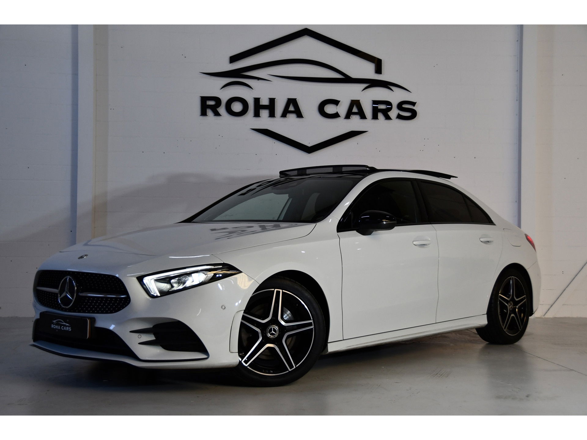 Mercedes-Benz A-Klasse 250 Premium Plus, Burmester, Schuifkantel, Sfeerverlichting