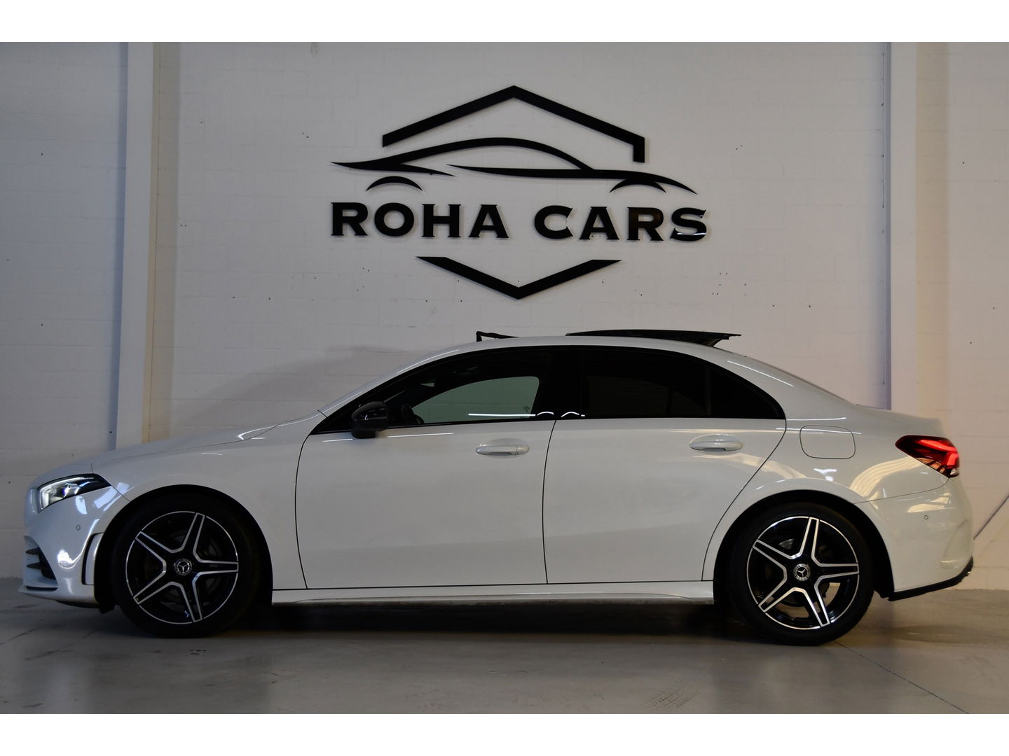 Mercedes-Benz A-Klasse 250 Premium Plus, Burmester, Schuifkantel, Sfeerverlichting