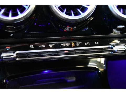 Mercedes-Benz A-Klasse 250 Premium Plus, Burmester, Schuifkantel, Sfeerverlichting