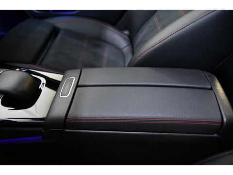 Mercedes-Benz A-Klasse 250 Premium Plus, Burmester, Schuifkantel, Sfeerverlichting