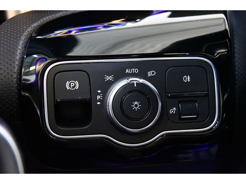 Mercedes-Benz A-Klasse 250 Premium Plus, Burmester, Schuifkantel, Sfeerverlichting