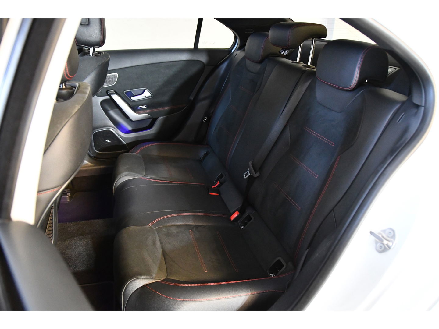 Mercedes-Benz A-Klasse 250 Premium Plus, Burmester, Schuifkantel, Sfeerverlichting