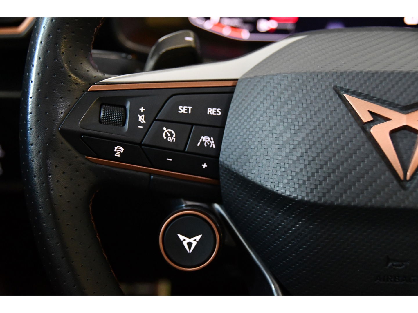CUPRA Formentor 2.0 TSI 4DRIVE Pano/Keyless/Cam
