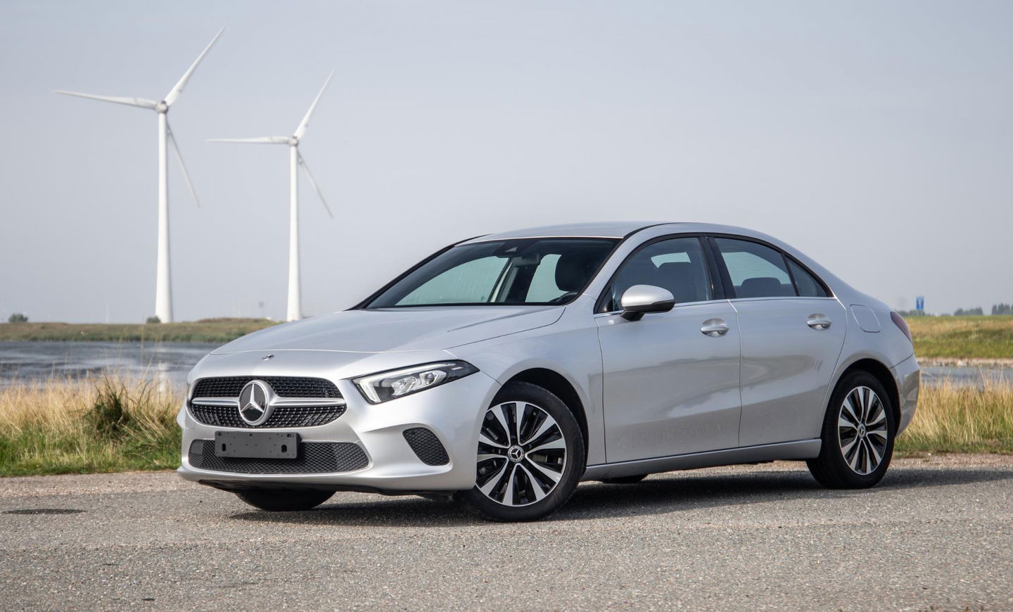 Mercedes-Benz A-Klasse A-Klasse Limousine A-Klasse Limousine A 250 e ( AUTOMAAT / LEDER / CRUISE CONTROLE / CAMERA / CARPLAY