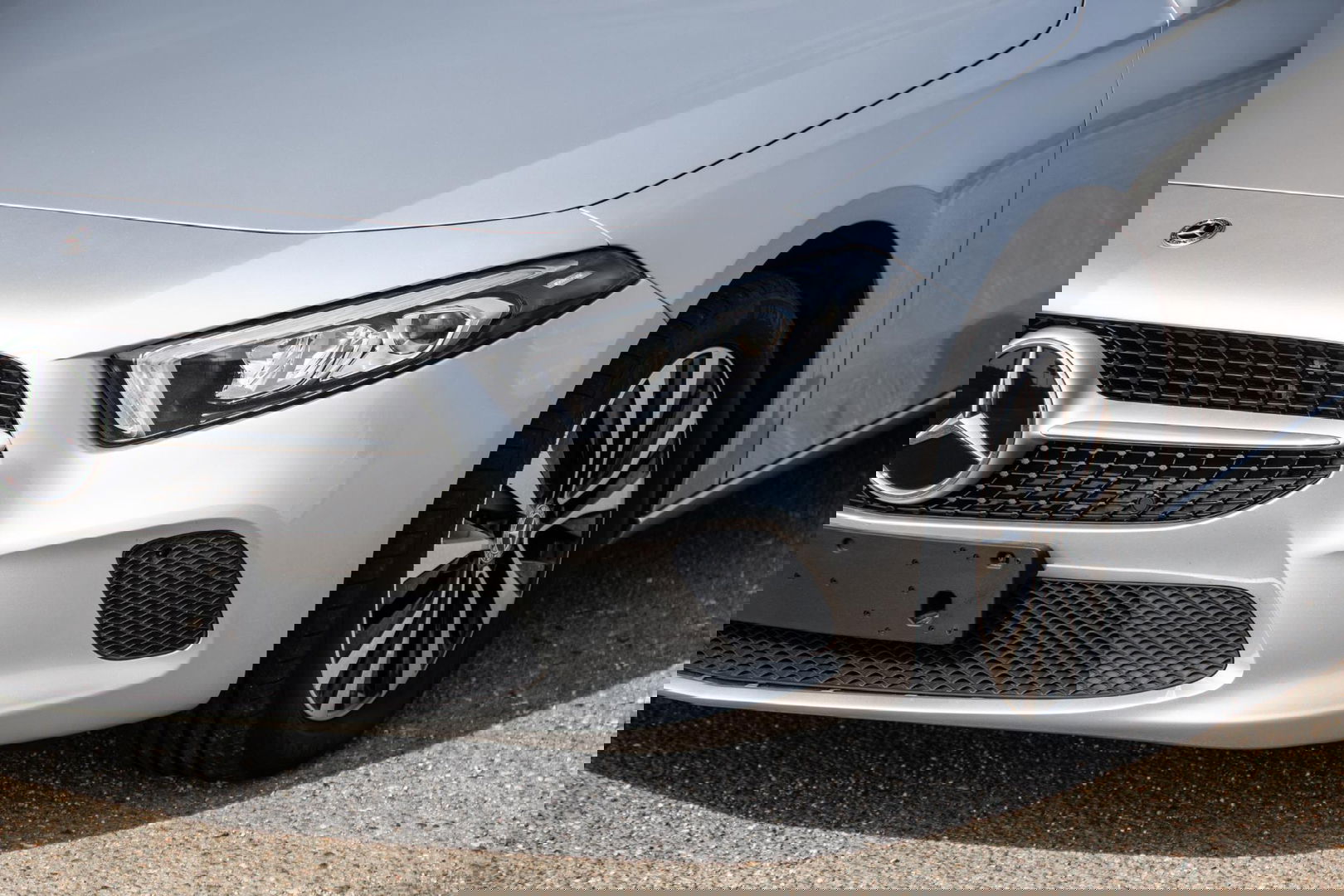 Mercedes-Benz A-Klasse A-Klasse Limousine A-Klasse Limousine A 250 e ( AUTOMAAT / LEDER / CRUISE CONTROLE / CAMERA / CARPLAY