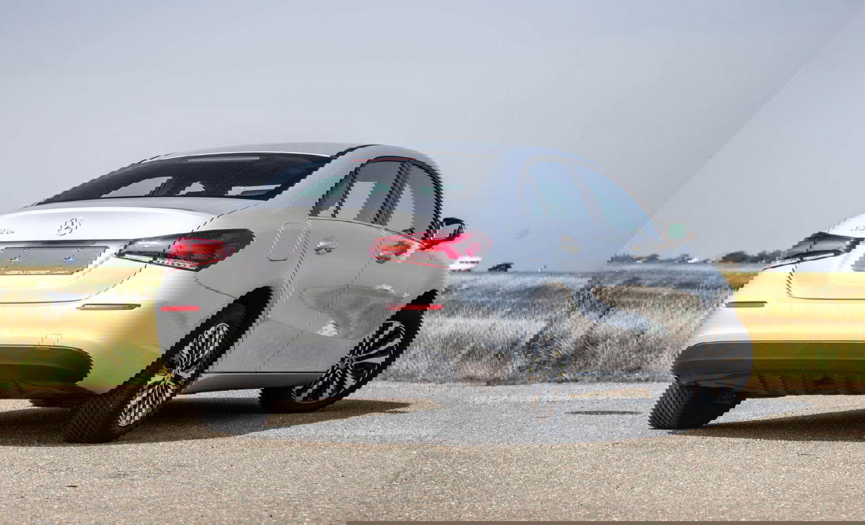 Mercedes-Benz A-Klasse A-Klasse Limousine A-Klasse Limousine A 250 e ( AUTOMAAT / LEDER / CRUISE CONTROLE / CAMERA / CARPLAY