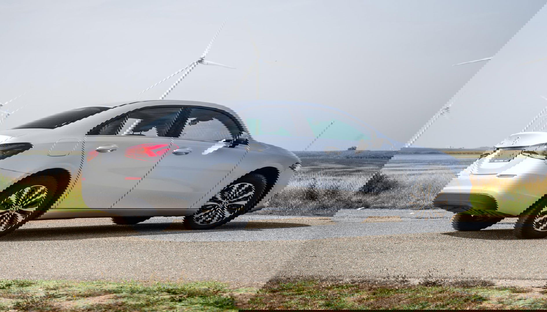 Mercedes-Benz A-Klasse A-Klasse Limousine A-Klasse Limousine A 250 e ( AUTOMAAT / LEDER / CRUISE CONTROLE / CAMERA / CARPLAY