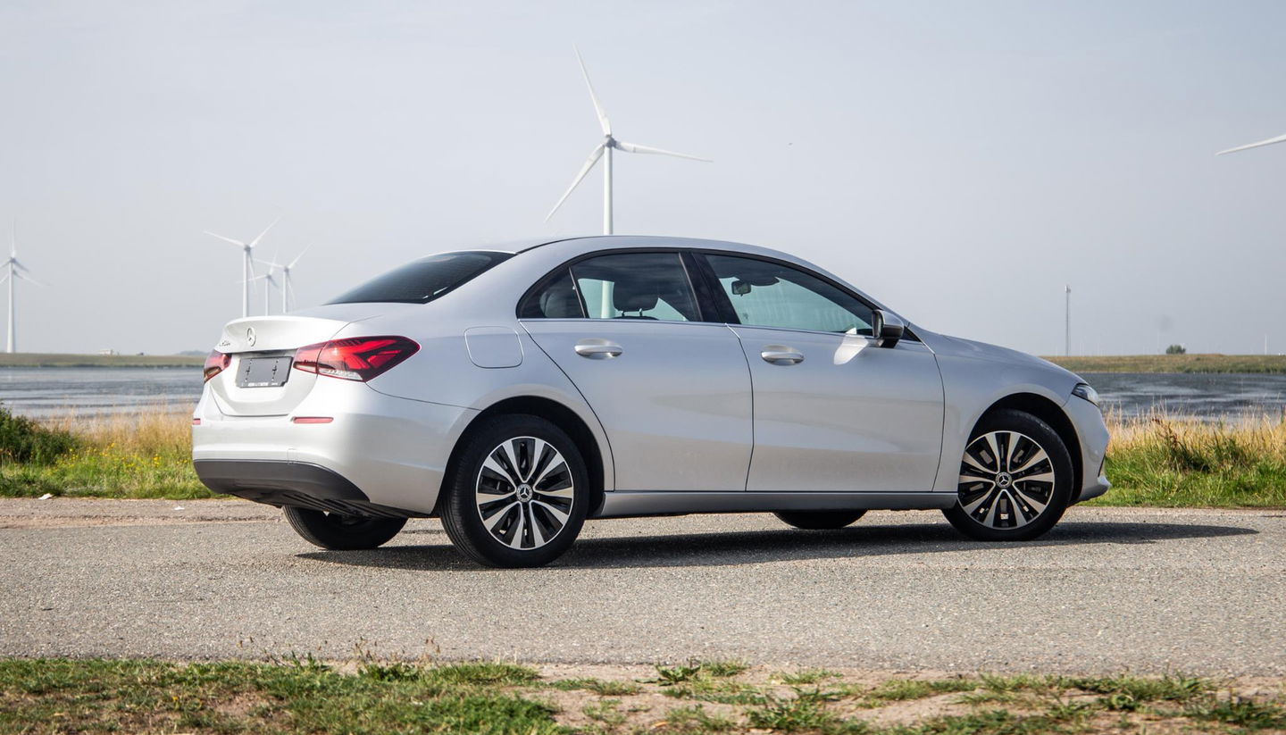 Mercedes-Benz A-Klasse A-Klasse Limousine A-Klasse Limousine A 250 e ( AUTOMAAT / LEDER / CRUISE CONTROLE / CAMERA / CARPLAY