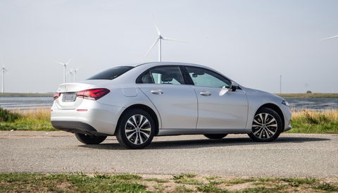 Mercedes-Benz A-Klasse A-Klasse Limousine A-Klasse Limousine A 250 e ( AUTOMAAT / LEDER / CRUISE CONTROLE / CAMERA / CARPLAY