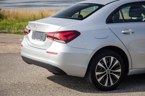 Mercedes-Benz A-Klasse A-Klasse Limousine A-Klasse Limousine A 250 e ( AUTOMAAT / LEDER / CRUISE CONTROLE / CAMERA / CARPLAY